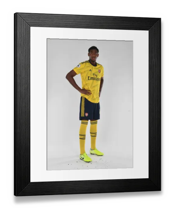 Framed Print : Arsenal Football Club: Zech Medley in Action during 2019-2020 Season Training Sessions Framed Print : Arsenal Football Club: Zech Medley in Action during 2019-2020 Season Training Sessions