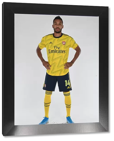 Arsenal Football Club: Aubameyang at 2019-2020 Team Photocall