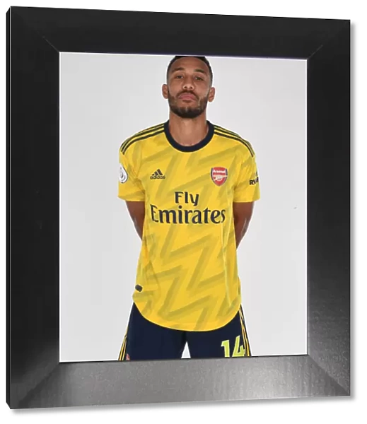 Arsenal Football Club: Aubameyang at 2019-2020 Team Photocall