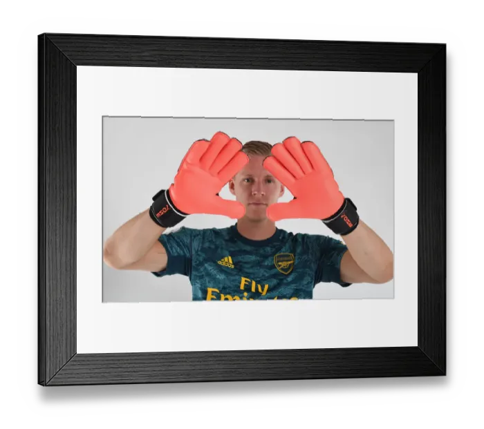 Framed Print : Arsenal FC: Bernd Leno in Training Mode, 2019-20 Framed Print : Arsenal FC: Bernd Leno in Training Mode, 2019-20