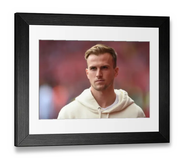 Framed Print : Arsenal's Rob Holding Readies for Battle: Arsenal vs Burnley (2019-20) Framed Print : Arsenal's Rob Holding Readies for Battle: Arsenal vs Burnley (2019-20)