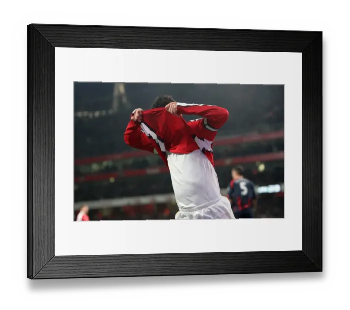 Framed Print : Arsenal's Triumph: 4-2 Victory Over Bolton Wanderers (2010) Framed Print : Arsenal's Triumph: 4-2 Victory Over Bolton Wanderers (2010)