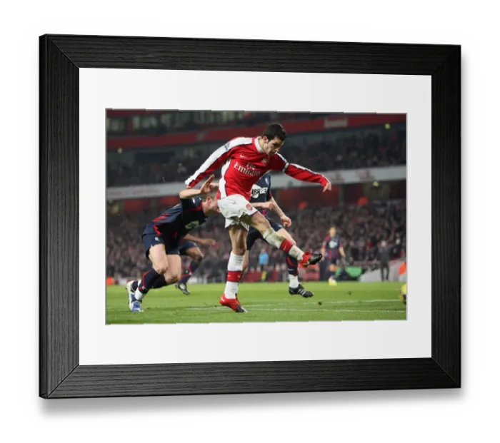 Framed Print : Arsenal's Triumph: 4-2 Victory Over Bolton Wanderers in the Premier League (January 2010)