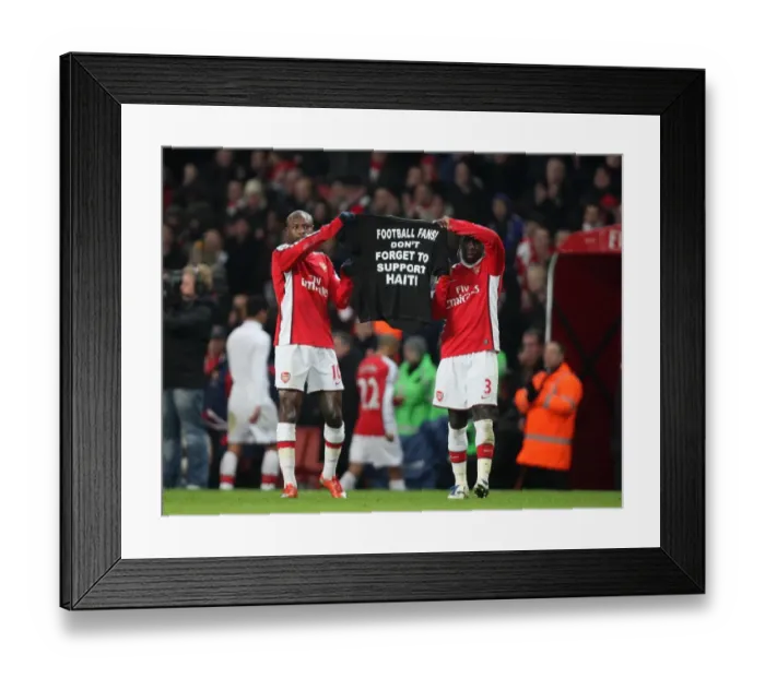 Framed Print : Arsenal's Triumph: 4-2 Victory Over Bolton Wanderers (2010)