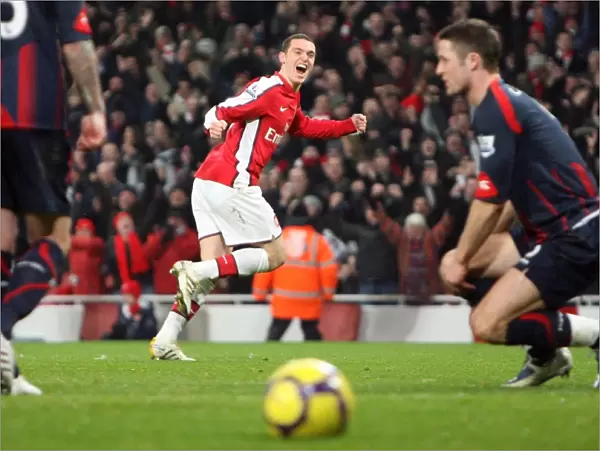 Thomas Vermaelen celebrates scoring Arsenals 3rd goal. Arsenal 4: 2 Bolton Wanderers