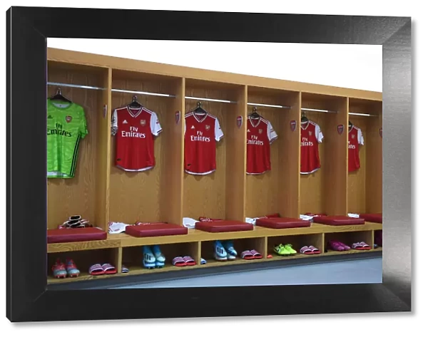Exclusive: A Peek into Arsenal's Changing Room Before the Arsenal vs. Burnley Match (2019)
