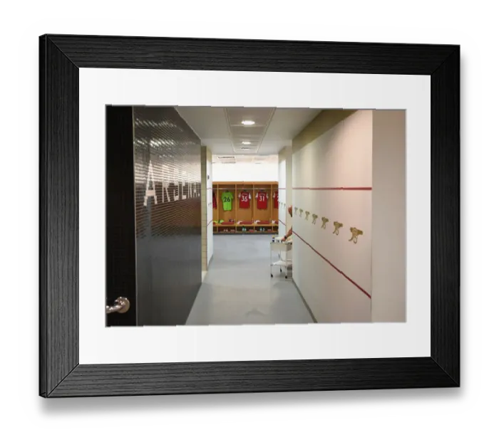 Framed Print : Arsenal FC: Pre-Match Huddle in Emirates Stadium Dressing Room vs Burnley FC (2019-20)