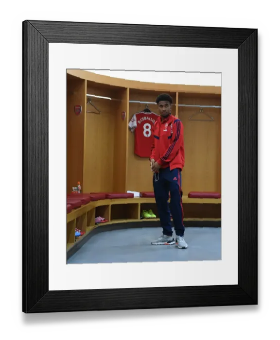 Framed Print : Arsenal FC: Reiss Nelson's Pre-Match Ritual vs Burnley (2019-20)
