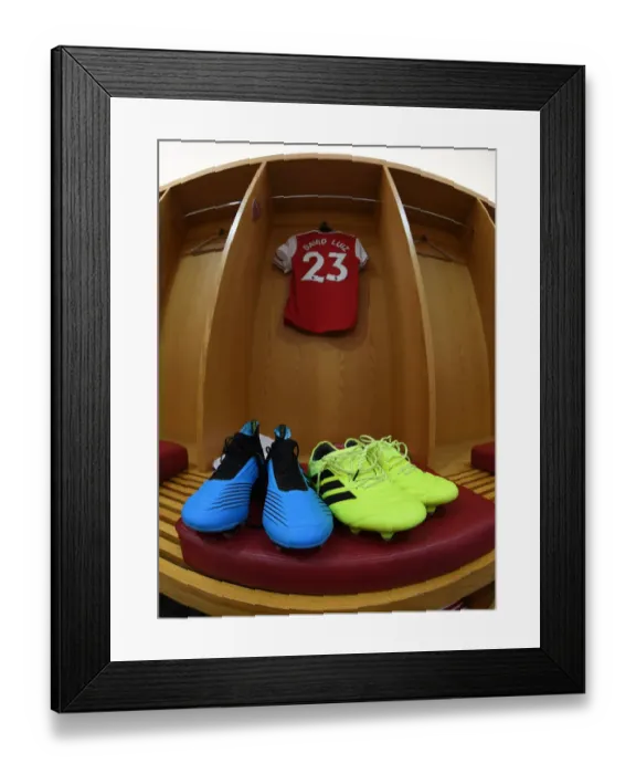Framed Print : Arsenal FC: David Luiz Prepares for Arsenal v Burnley Premier League Clash at Emirates Stadium