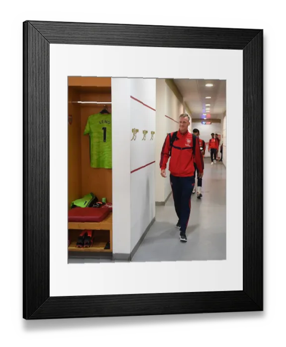 Framed Print : Bernd Leno's Unwavering Concentration: Arsenal's Star Goalkeeper Gears Up for Premier League Clash Against Tottenham Hotspur