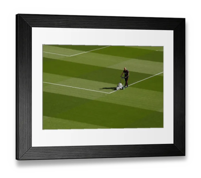 Framed Print : Arsenal vs. Tottenham: Preparing for Battle at the Emirates - Premier League 2019-20 Framed Print : Arsenal vs. Tottenham: Preparing for Battle at the Emirates - Premier League 2019-20