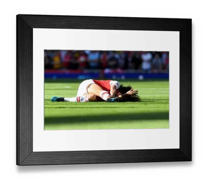 Framed Print : Guendouzi in Action: Arsenal vs. Tottenham Premier League Clash, 2019-20 Framed Print : Guendouzi in Action: Arsenal vs. Tottenham Premier League Clash, 2019-20