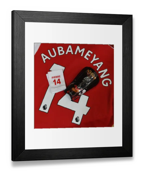 Framed Print : Arsenal's Aubameyang Readies for Arsenal v Tottenham Showdown Framed Print : Arsenal's Aubameyang Readies for Arsenal v Tottenham Showdown