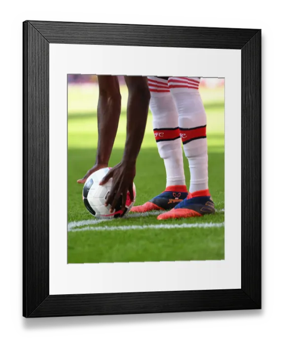 Framed Print : Arsenal's Pepe Faces Off Against Tottenham in Intense Premier League Showdown