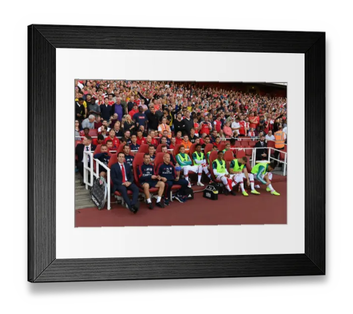 Framed Print : Unai Emery on the Arsenal Bench Before Arsenal v Tottenham Premier League Clash (2019-20) Framed Print : Unai Emery on the Arsenal Bench Before Arsenal v Tottenham Premier League Clash (2019-20)