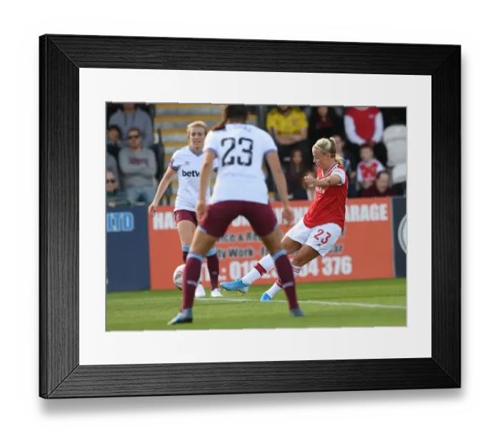 Framed Print : Arsenal's Beth Mead Scores in Women's Super League Clash Against West Ham Framed Print : Arsenal's Beth Mead Scores in Women's Super League Clash Against West Ham
