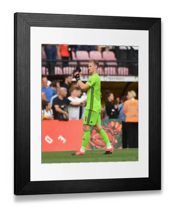 Framed Print : Arsenal's Bernd Leno Celebrates with Fans: Victory over Watford (2019-20)