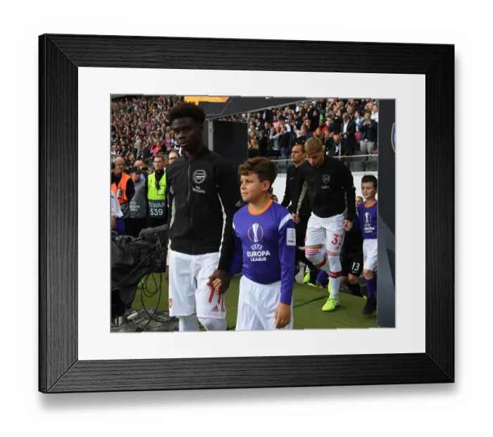 Framed Print : Arsenal vs Eintracht Frankfurt: UEFA Europa League Showdown in Frankfurt