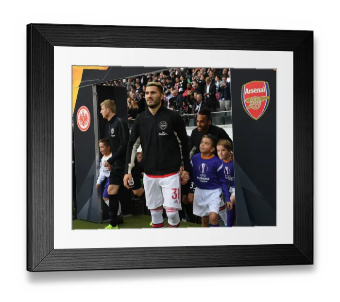 Framed Print : Arsenal vs Eintracht Frankfurt: Europa League Clash in Frankfurt