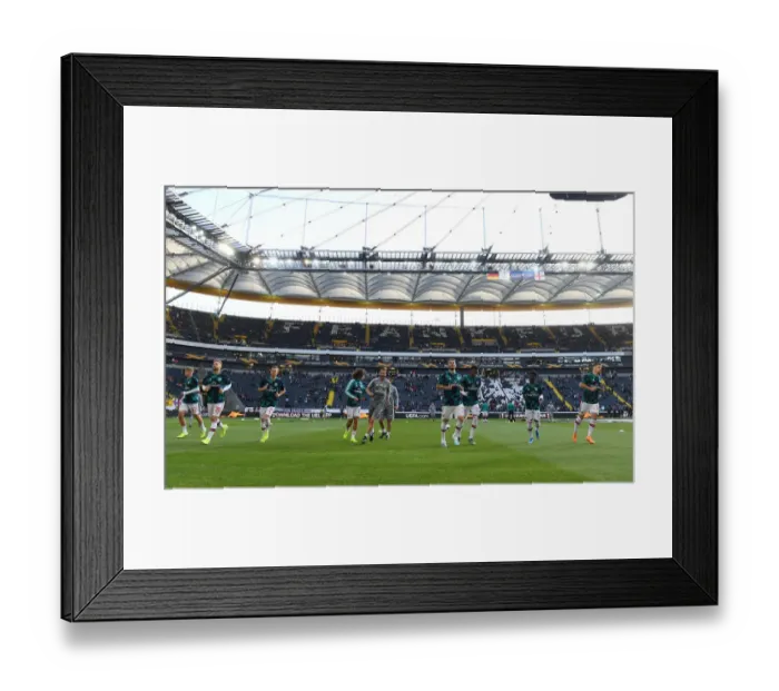 Framed Print : Arsenal FC Pre-Match Warm-Up vs Eintracht Frankfurt - UEFA Europa League 2019-20