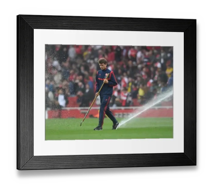 Framed Print : Arsenal Groundstaff. Arsenal 3:2 Aston Villa