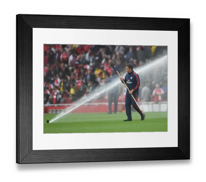 Framed Print : Arsenal Groundstaff. Arsenal 3:2 Aston Villa Framed Print : Arsenal Groundstaff. Arsenal 3:2 Aston Villa