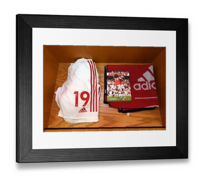 Framed Print : Arsenal FC: Unseen Pre-Match Moments - Arsenal vs. Aston Villa (2019-20) Framed Print : Arsenal FC: Unseen Pre-Match Moments - Arsenal vs. Aston Villa (2019-20)