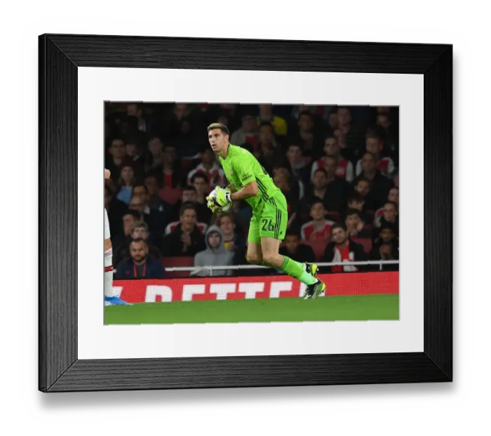 Framed Print : Arsenal vs. Nottingham Forest: Emi Martinez in Carabao Cup Action at Emirates Stadium