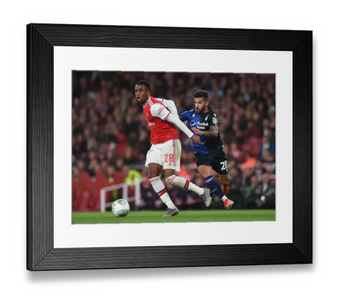 Framed Print : Arsenal vs Nottingham Forest: Willock vs Silva Showdown - Carabao Cup Clash Framed Print : Arsenal vs Nottingham Forest: Willock vs Silva Showdown - Carabao Cup Clash