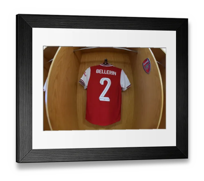 Framed Print : Arsenal's Bellerin Prepares for Carabao Cup Battle against Nottingham Forest Framed Print : Arsenal's Bellerin Prepares for Carabao Cup Battle against Nottingham Forest