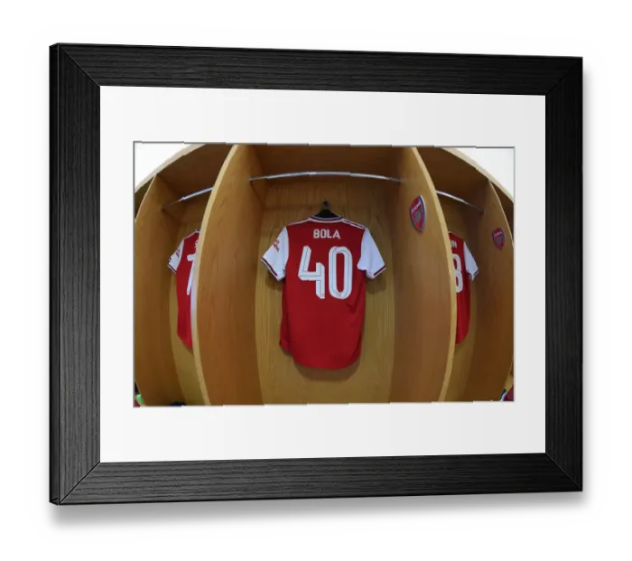 Framed Print : Arsenal FC vs Nottingham Forest: Preparing for Carabao Cup Showdown - Arsenal Players Gear Up