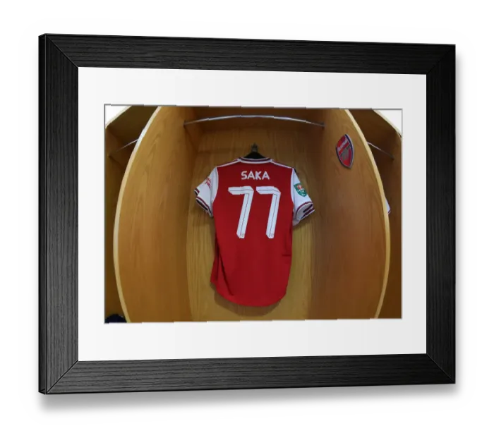 Framed Print : Arsenal's Bukayo Saka in the Changing Room Before Arsenal v Nottingham Forest Carabao Cup Match