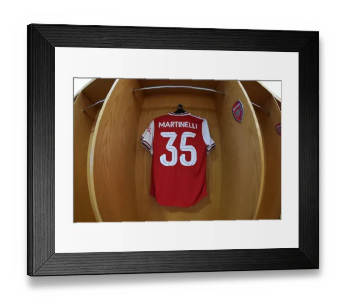 Framed Print : Arsenal's Martinelli Readies for Carabao Cup Clash against Nottingham Forest