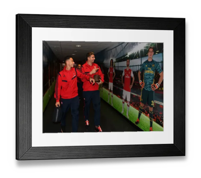Framed Print : Arsenal FC vs. Nottingham Forest: Carabao Cup Showdown - Martinelli and Martinez Ready