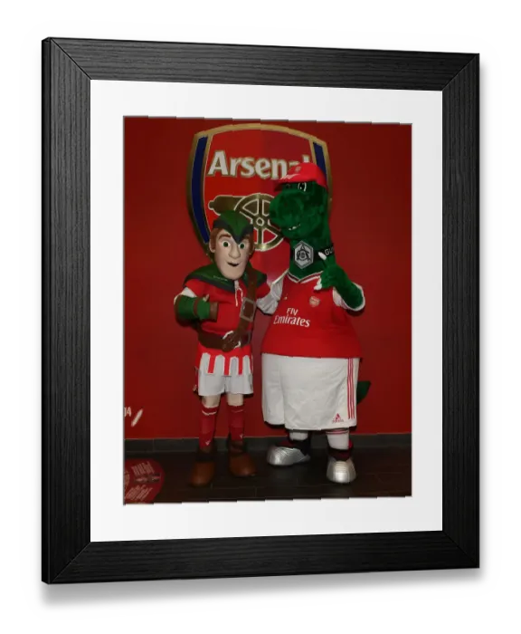 Framed Print : Arsenal vs. Nottingham Forest: Carabao Cup Third Round Clash at Emirates Stadium