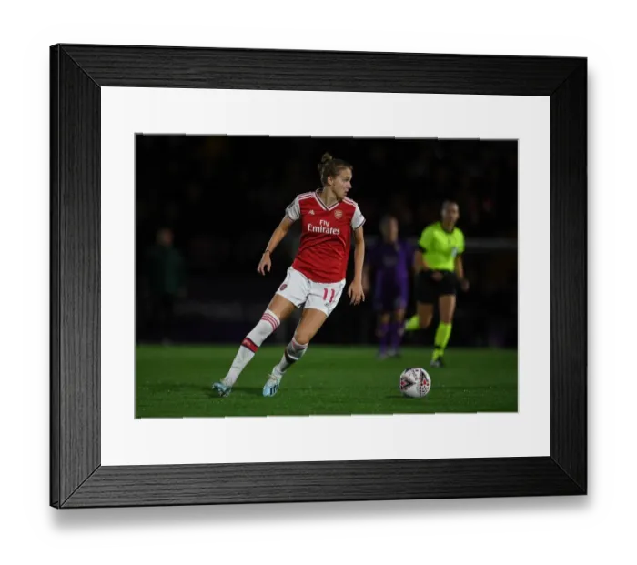 Framed Print : Arsenal's Vivianne Miedema in Action during the UEFA Champions League Clash against Fiorentina