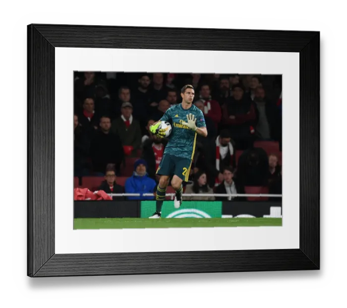 Framed Print : Arsenal's Emiliano Martinez in Action: Arsenal vs. Standard Liege, UEFA Europa League 2019-20