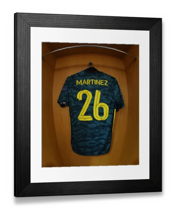 Framed Print : Arsenal FC: Emiliano Martinez Prepares for Standard Liege Clash in Europa League (2019-20) Framed Print : Arsenal FC: Emiliano Martinez Prepares for Standard Liege Clash in Europa League (2019-20)