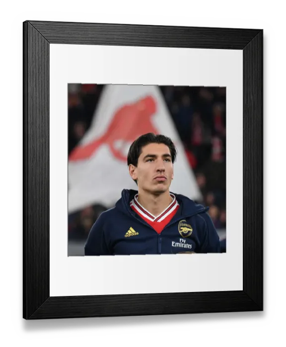 Framed Print : Arsenal's Hector Bellerin: Pre-Match Focus before Arsenal vs Standard Liege - UEFA Europa League 2019-20 Framed Print : Arsenal's Hector Bellerin: Pre-Match Focus before Arsenal vs Standard Liege - UEFA Europa League 2019-20