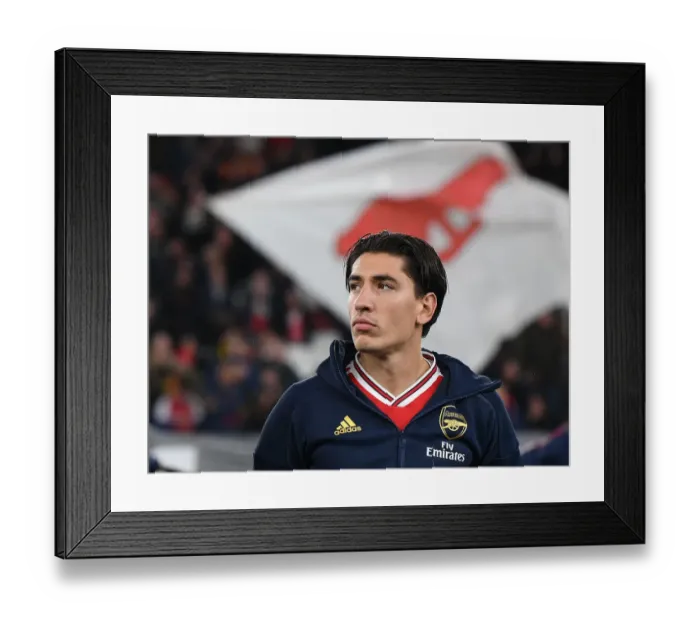 Framed Print : Arsenal's Bellerin Gears Up for Europa League Battle Against Standard Liege