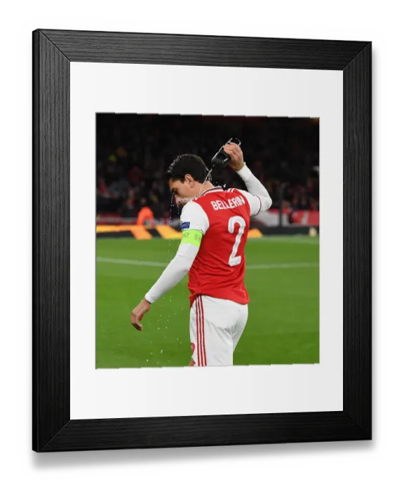 Framed Print : Arsenal's Hector Bellerin at Emirates Stadium: Arsenal vs Standard Liege, UEFA Europa League 2019-20 Framed Print : Arsenal's Hector Bellerin at Emirates Stadium: Arsenal vs Standard Liege, UEFA Europa League 2019-20