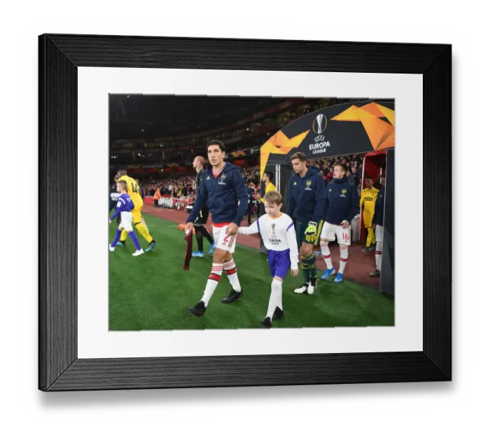 Framed Print : Arsenal's Hector Bellerin Leads Team Out in Europa League Match against Standard Liege Framed Print : Arsenal's Hector Bellerin Leads Team Out in Europa League Match against Standard Liege