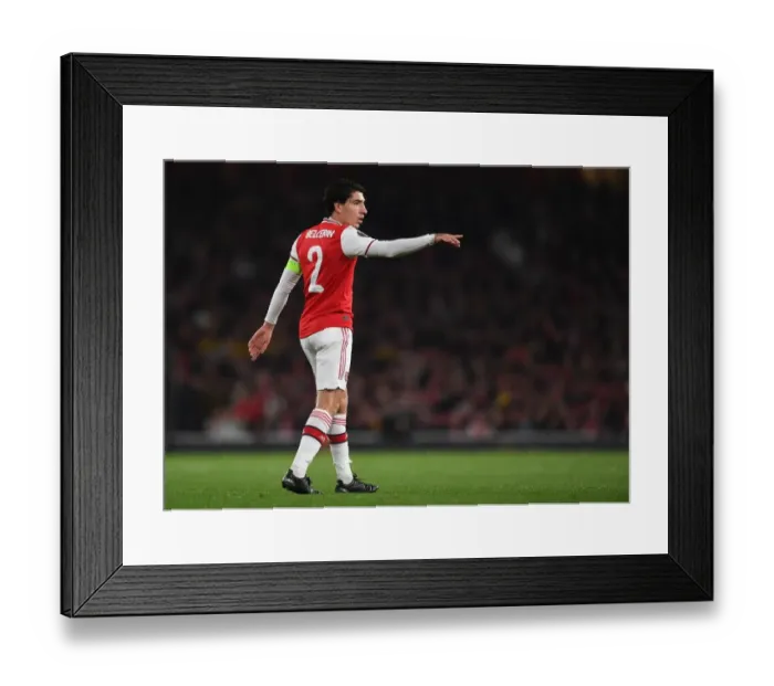 Framed Print : Hector Bellerin in Action: Arsenal vs Standard Liege, Europa League 2019-20 Framed Print : Hector Bellerin in Action: Arsenal vs Standard Liege, Europa League 2019-20