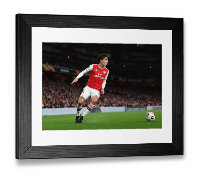 Framed Print : Arsenal's Hector Bellerin in Action during Europa League Match against Standard Liege Framed Print : Arsenal's Hector Bellerin in Action during Europa League Match against Standard Liege