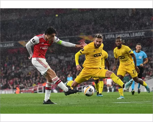 Arsenal's Bellerin Scores Under Pressure Against Standard Liege in Europa League