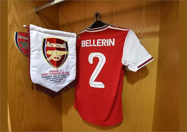 Hector Bellerin Gears Up: Arsenal vs. Standard Liege in Europa League (2019-20)