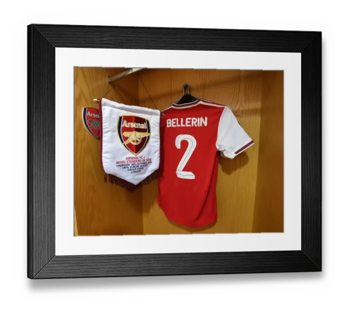 Framed Print : Hector Bellerin Gears Up: Arsenal vs. Standard Liege in Europa League (2019-20) Framed Print : Hector Bellerin Gears Up: Arsenal vs. Standard Liege in Europa League (2019-20)