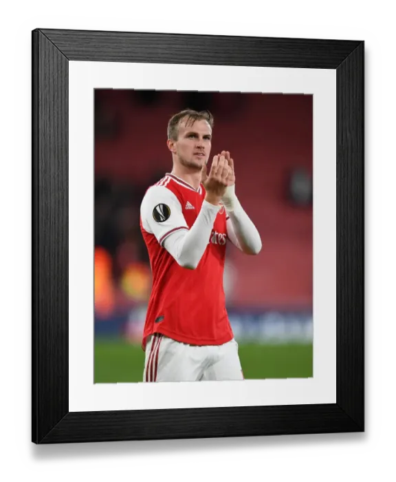 Framed Print : Arsenal vs Standard Liege: Europa League Clash at Emirates Stadium