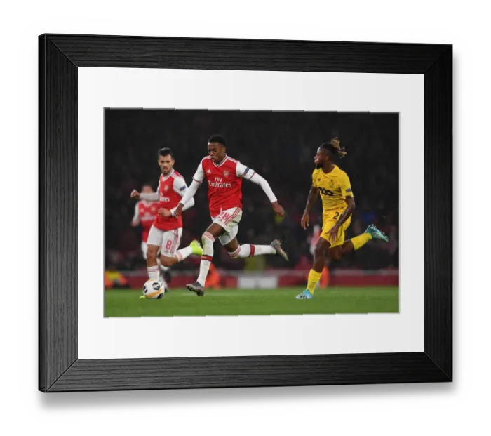 Framed Print : Joe Willock's Thrilling Goal: Arsenal Triumphs Over Standard Liege in Europa League Framed Print : Joe Willock's Thrilling Goal: Arsenal Triumphs Over Standard Liege in Europa League
