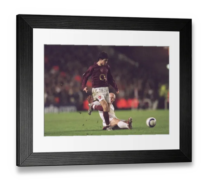 Framed Print : Fabregas vs. Gravesen: The Battle of Highbury in the 2006 UEFA Champions League Framed Print : Fabregas vs. Gravesen: The Battle of Highbury in the 2006 UEFA Champions League